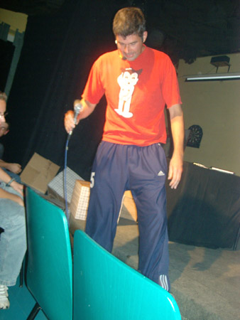 tommys fu� im mikrokabel verhakt