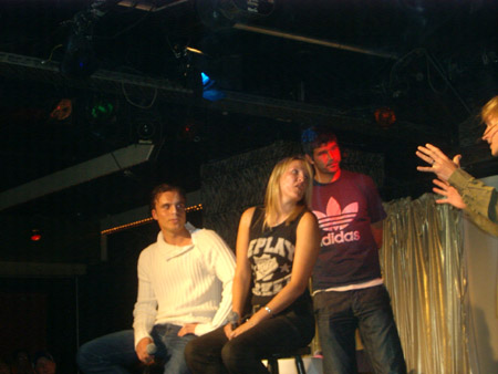 michi zeigt irgendwas