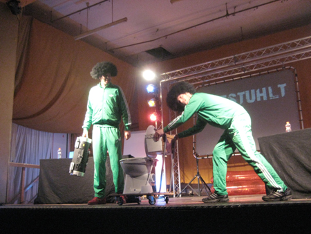 ..im gangsta-rapper-outfit!