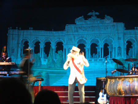 der kaiser er�ffnet das programm..