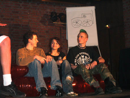 kandidaten 2 und 3 auf der couch