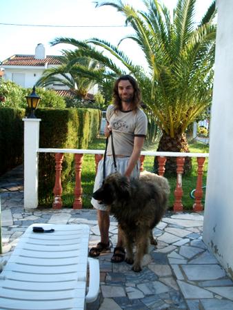 freud mit springhuhn an der leine