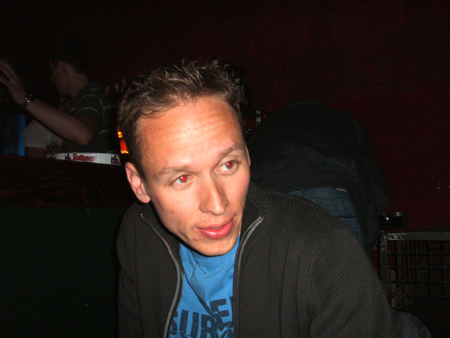 der herr arbeitet in der verwaltung