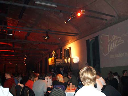 vogel in erh�hter position