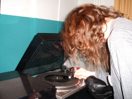 DJ Springhuhn, mit Haupthaar