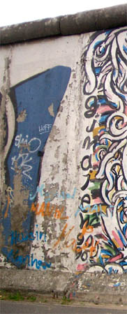 ..dazwischen die mauer!..