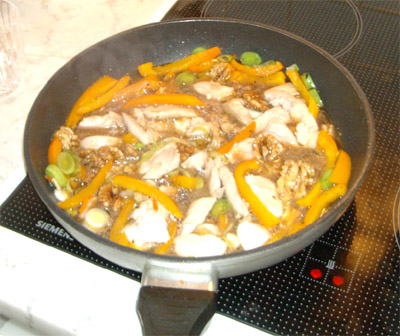 h�hnchen mit n�ssen..