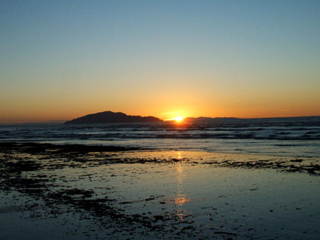 Sonnenuntergang über Kapiti Island