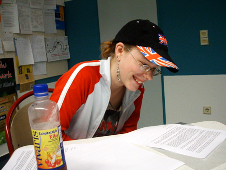 chrissy freut sich..