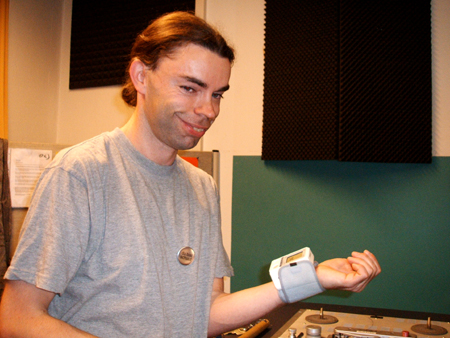 noch l�chelt er verschmitzt..