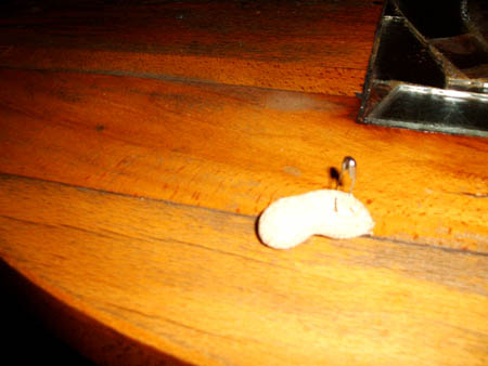 eine gepiercte erdnu�