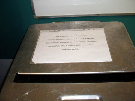 der tolle neue m�lleimer vom okb