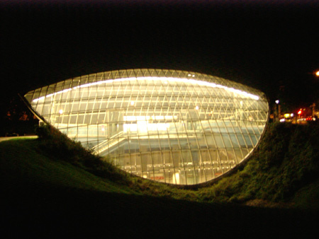 eine ubahnstation in m�nchen